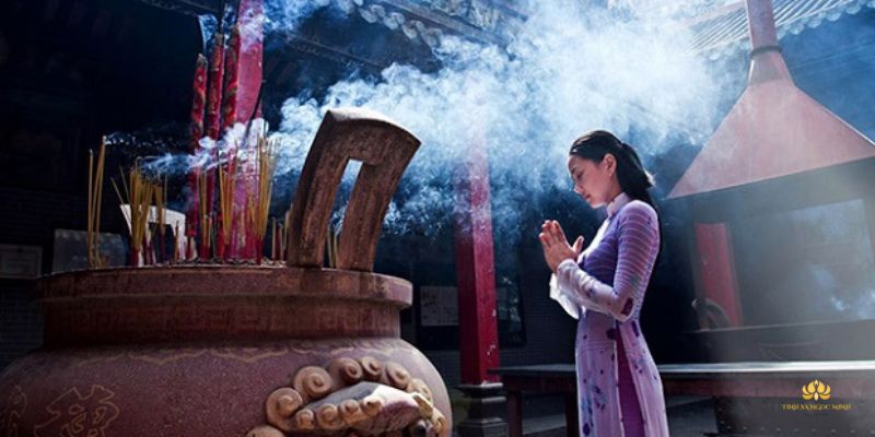 Đi chùa mặc gì phù hợp?